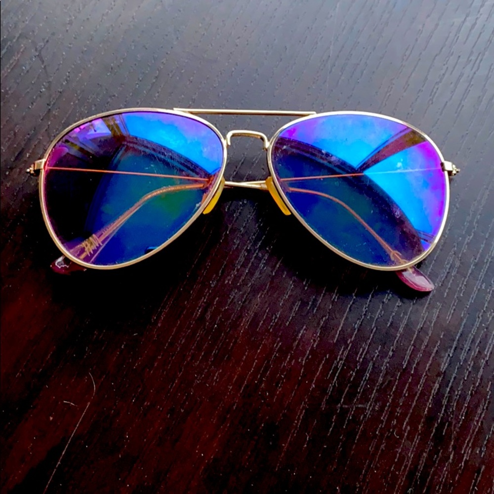 tinted aviator sunglasses